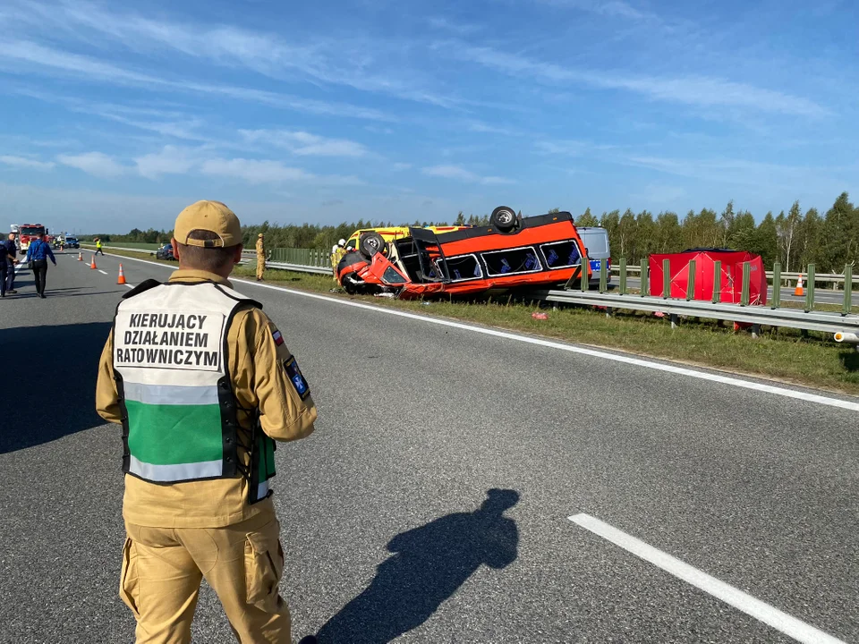 Dwie osoby nie żyją! Piętnaście rannych - wypadek na A4 koło Rzeszowa