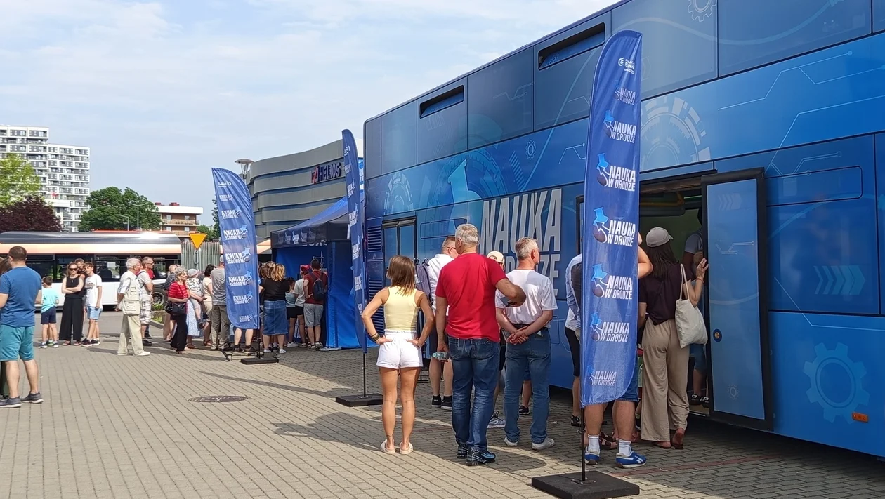 NAUKOBUS