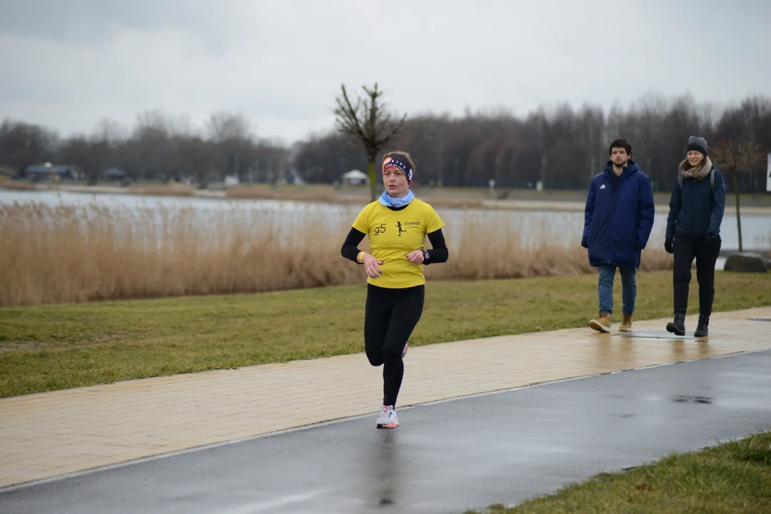 XI Bieg Zimowy wokół Jeziora Tarnobrzeskiego oraz Yeti Run Zimowy Bieg w Szortach