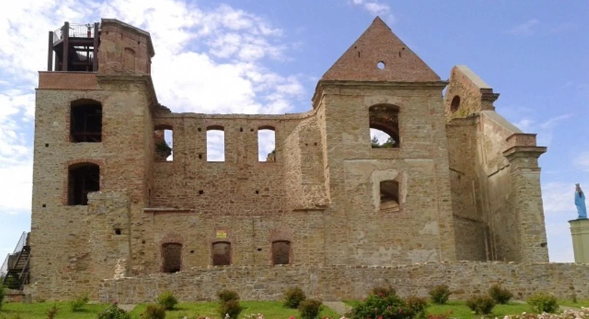 Ruiny Klasztoru Karmelitów Bosych w Zagórzu | 4,7 - 2072 opinii