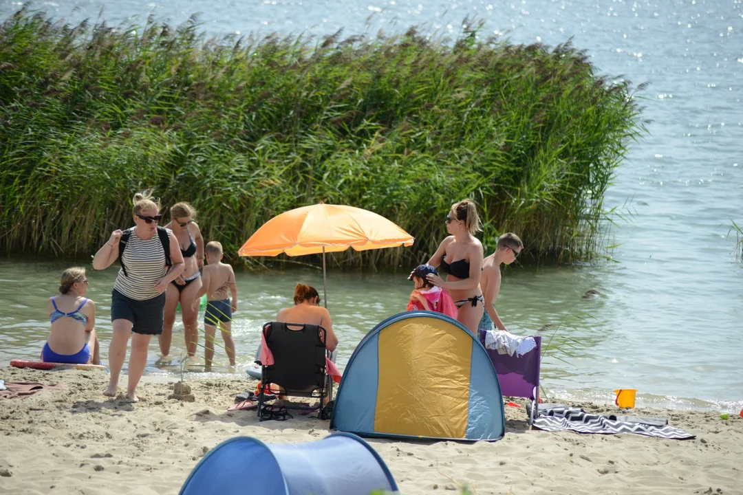 Tłumy nad Jeziorem Tarnobrzeskim - zobacz zdjęcia z sobotniego plażowania