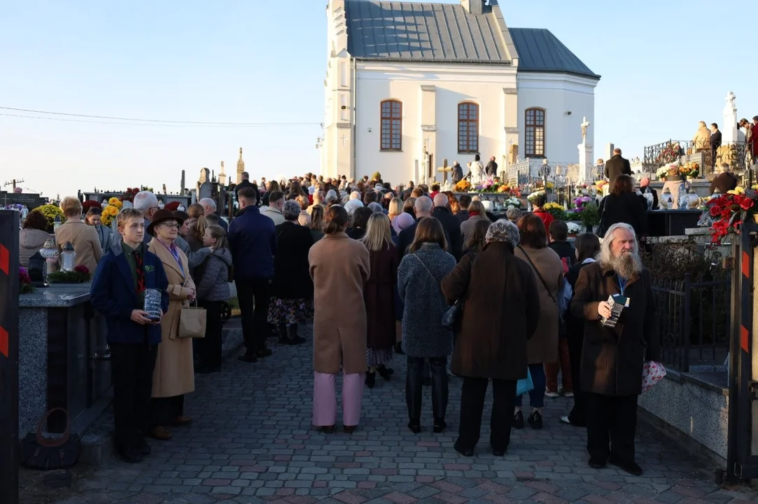 Procesja 1 listopada 2025 kolegiata