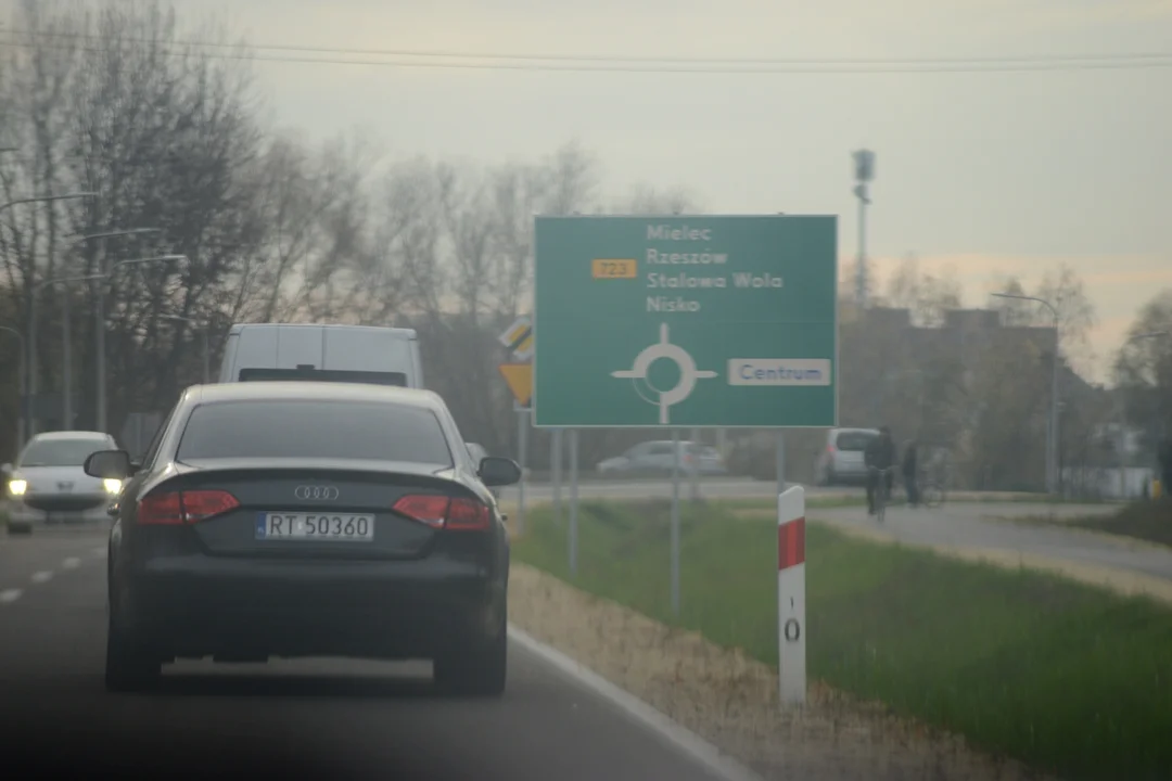 Uroczyste otwarcie obwodnicy Tarnobrzega - pierwsze pojazdy na tej drodze
