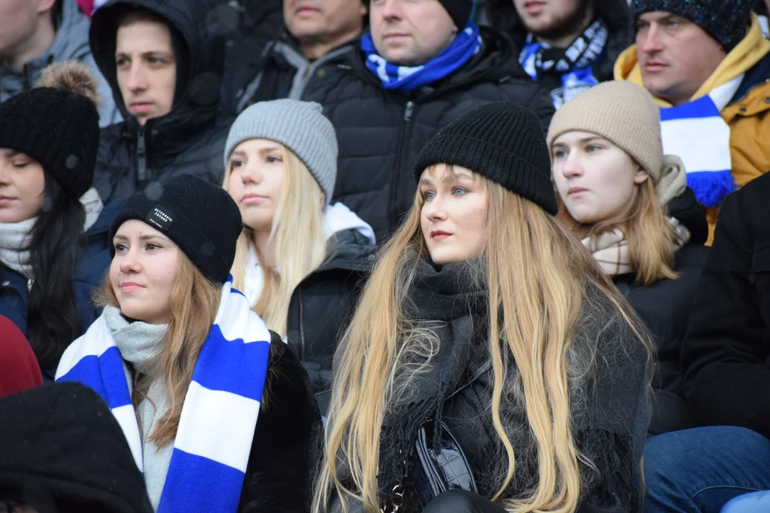 PKO BP Ekstraklasa. Kibice Stali Mielec przed meczem z Górnikiem Zabrze od strony Kusocińskiego [ZDJĘCIA, VIDEO] - Zdjęcie główne