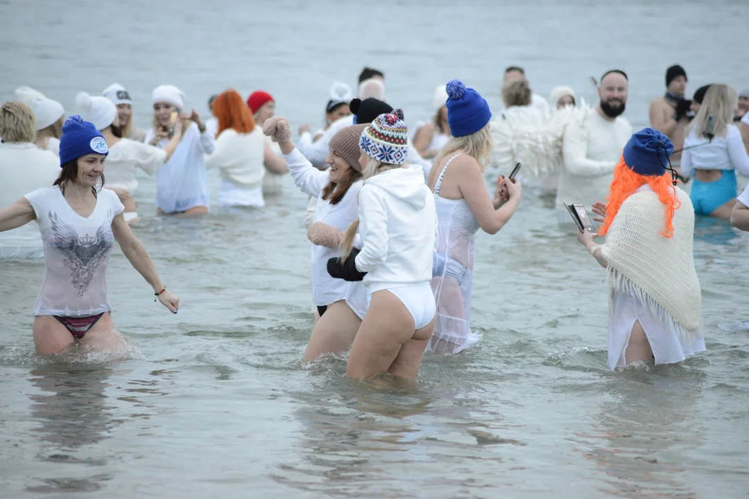 "Jezioro Aniołów" w lutym. Zobaczcie zdjęcia z plaży Jeziora Tarnobrzeskiego