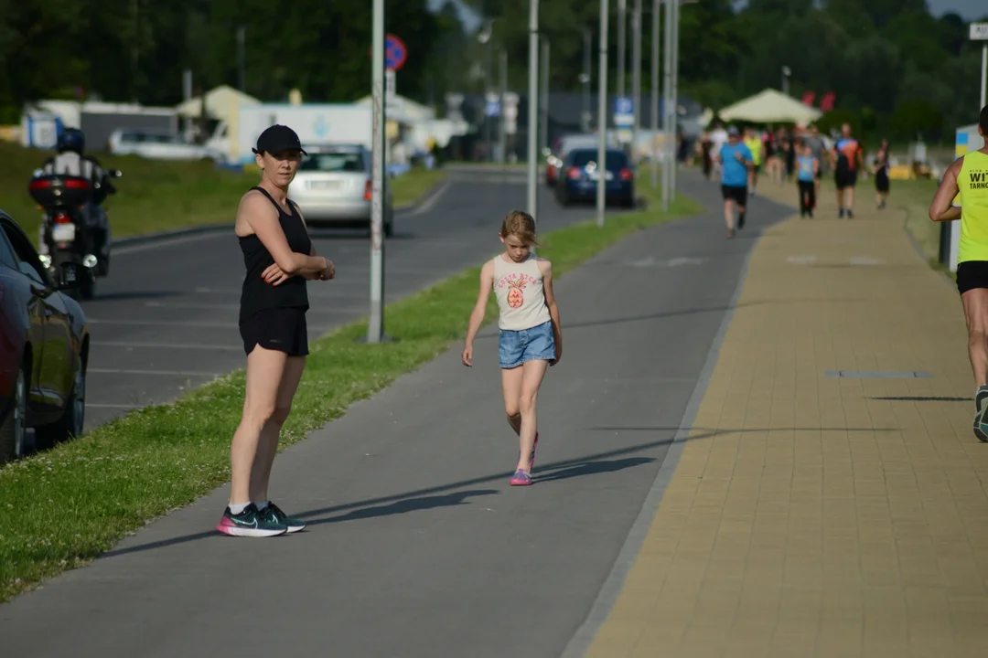 "Biegamy i Pomagamy" nad Jeziorem Tarnobrzeskim - dzień drugi