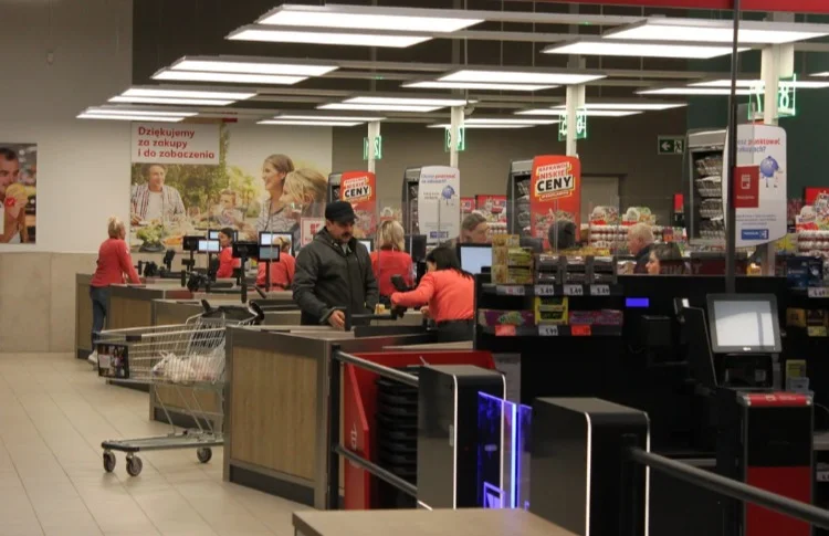 Kaufland na alei Rejtana pół tygodnia po otwarciu