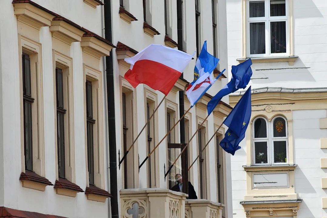 Obchody Dnia Flagi Rzeczypospolitej Polskiej na Rynku w Rzeszowie