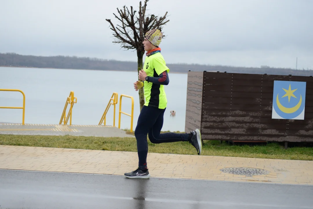 XI Bieg Zimowy wokół Jeziora Tarnobrzeskiego oraz Yeti Run Zimowy Bieg w Szortach