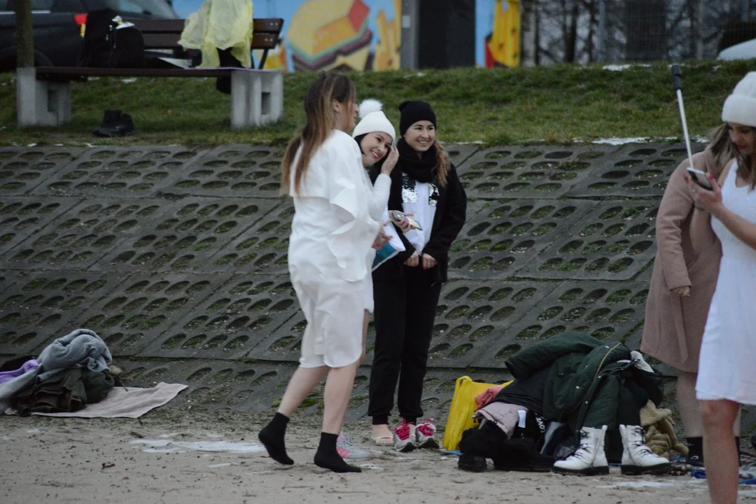 "Jezioro Aniołów" w lutym. Zobaczcie zdjęcia z plaży Jeziora Tarnobrzeskiego