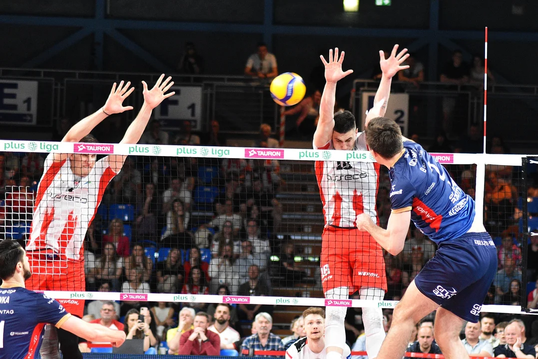 Drugi półfinałowy mecz siatkarskiej PlusLigi: Asseco Resovia Rzeszów - Grupa Azoty ZAKSA Kędzierzyn-Koźle (1:3)