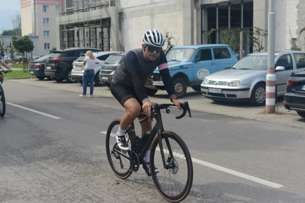 "Rowerem po zdrowie" z medalistami olimpijskimi Tadeuszem Mytnikiem i Mieczysławem Nowickim