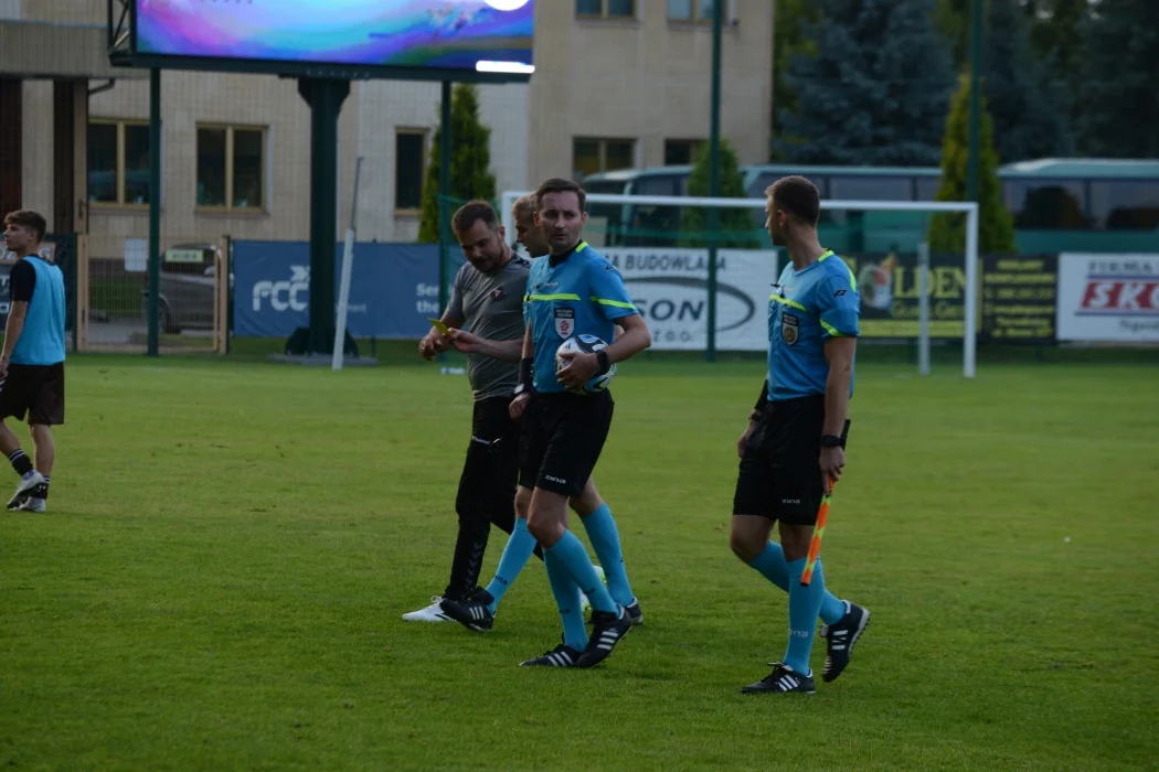 Trzecia liga, grupa 4: Siarka Tarnobrzeg - Garbarnia Kraków 0:0
