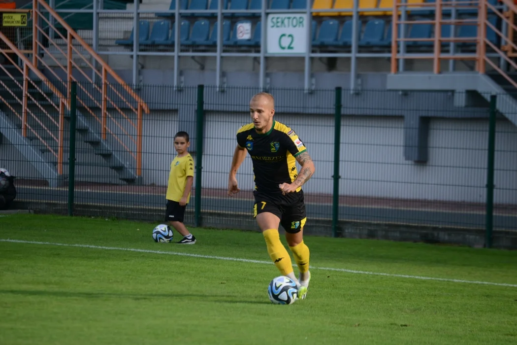 Trzecia liga, grupa 4: Siarka Tarnobrzeg - Garbarnia Kraków 0:0