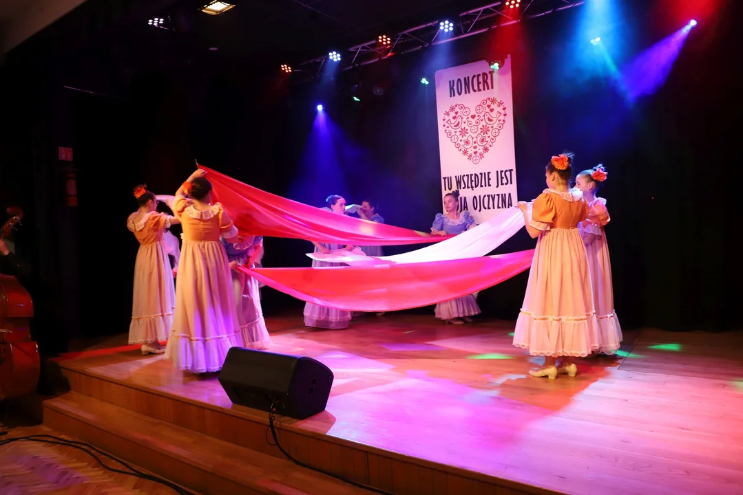 Koncert Wiosenno-Patriotyczny "Tu wszędzie jest Polska" w Chorzelowie