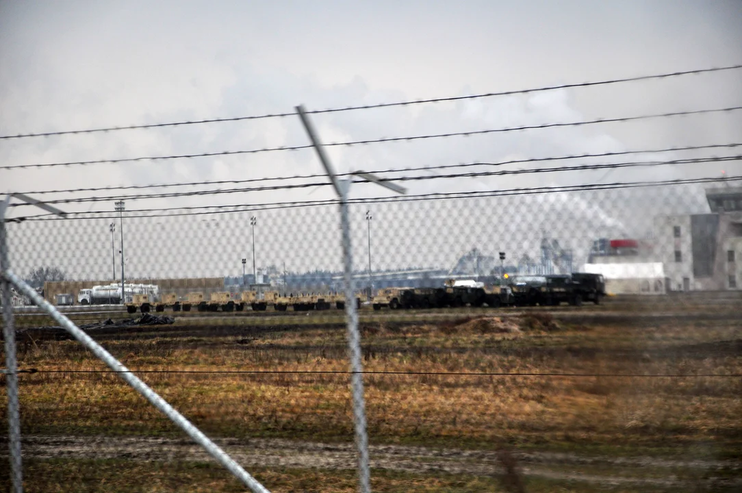 Lotnisko w Mielcu rok po agresji Rosji na Ukrainę