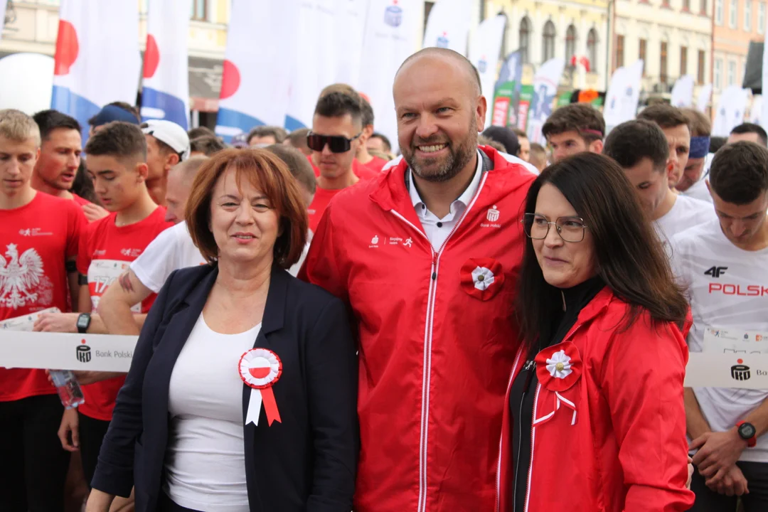 10. PKO Bieg Niepodległości - Galeria z rozgrzewki oraz startu biegu