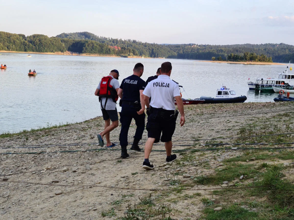 Akcja poszukiwawcza na Jeziorze Solińskim