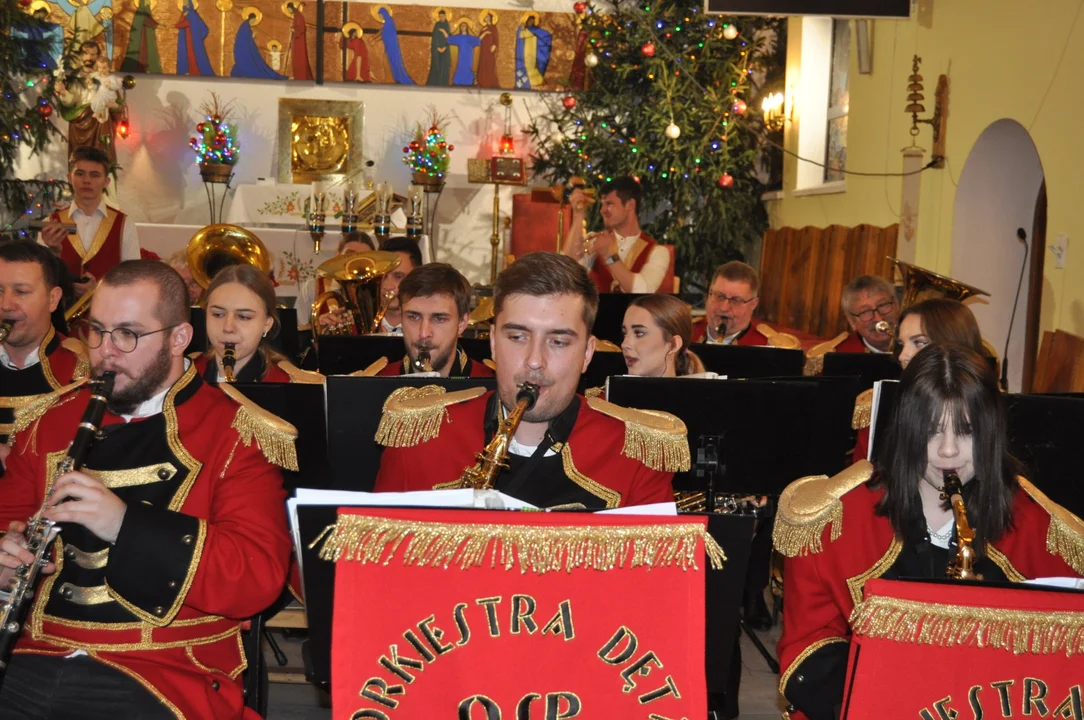 Koncert kolęd Orkiestry Dętej Dobrynin w kościele w Dobryninie