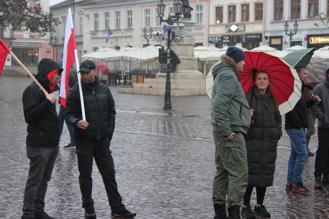 Protest przeciwko inflacji i drożyźnie na Rynku w Rzeszowie - 05.11.2022