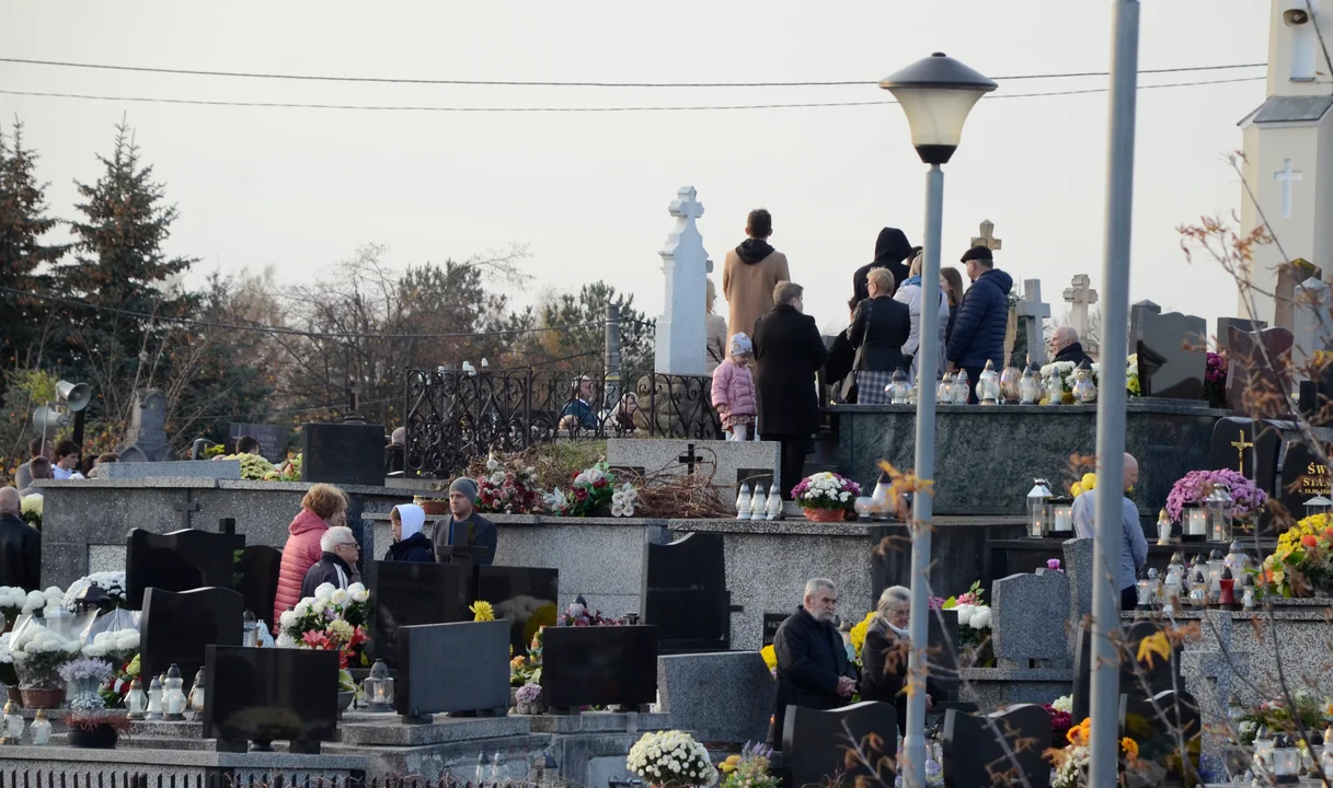 Procesja na cmentarzu przy ul. Narutowicza w Kolbuszowej