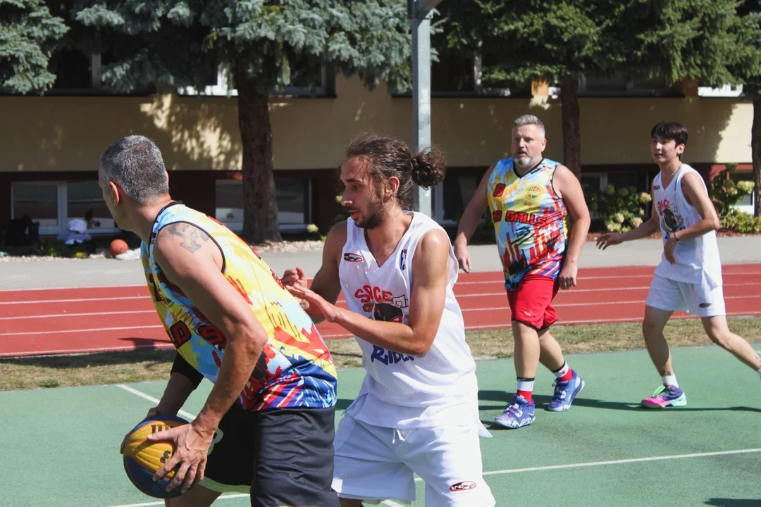 Turniej koszykówki Basket Challenge 3x3 przy SP 31 w Rzeszowie