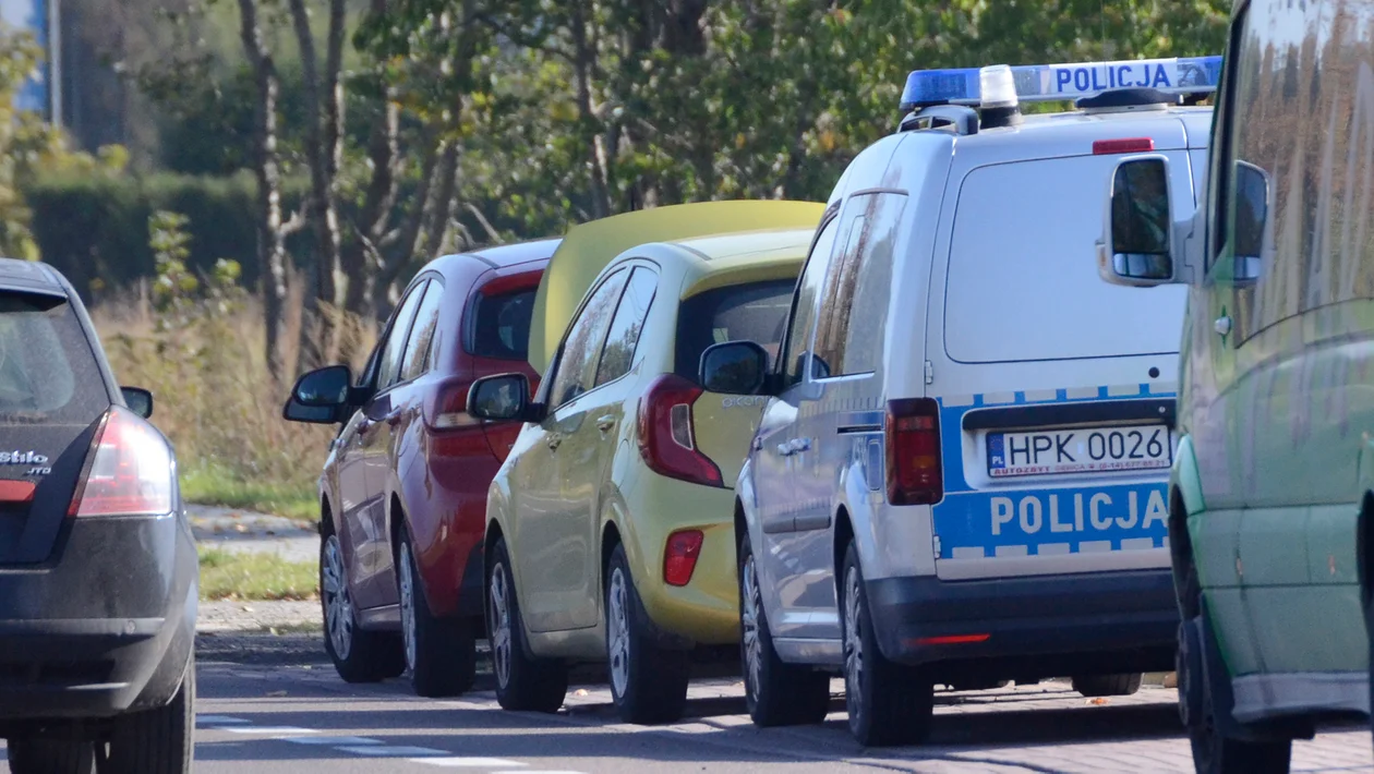 87-latek spowodował dwie stłuczki na DK9 w Kupnie w tym samym czasie [ZDJĘCIA] - Zdjęcie główne