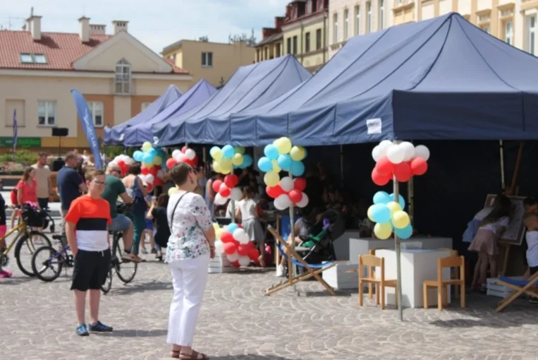 Najlepsze zdjęcia z wakacyjnych atrakcji na rzeszowskim Rynku