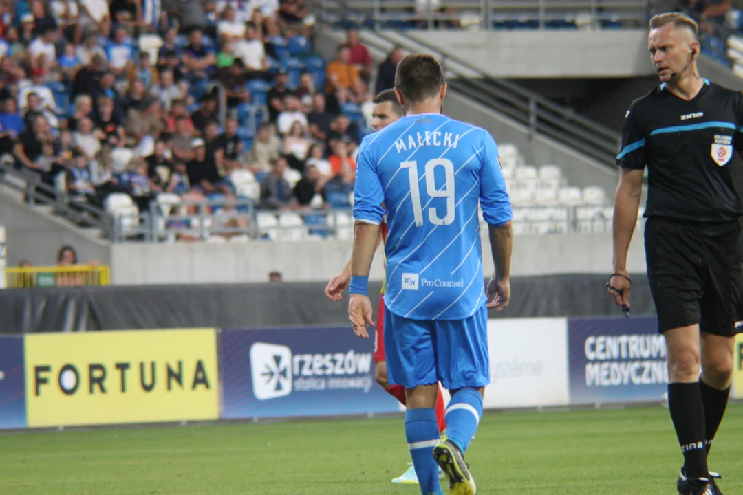 Puchar Polski: Zdecydowały karne. Stal Rzeszów przegrywa w Pucharze Polski z ekstraklasową Koroną Kielce (3-3, 7-8 rz.k)