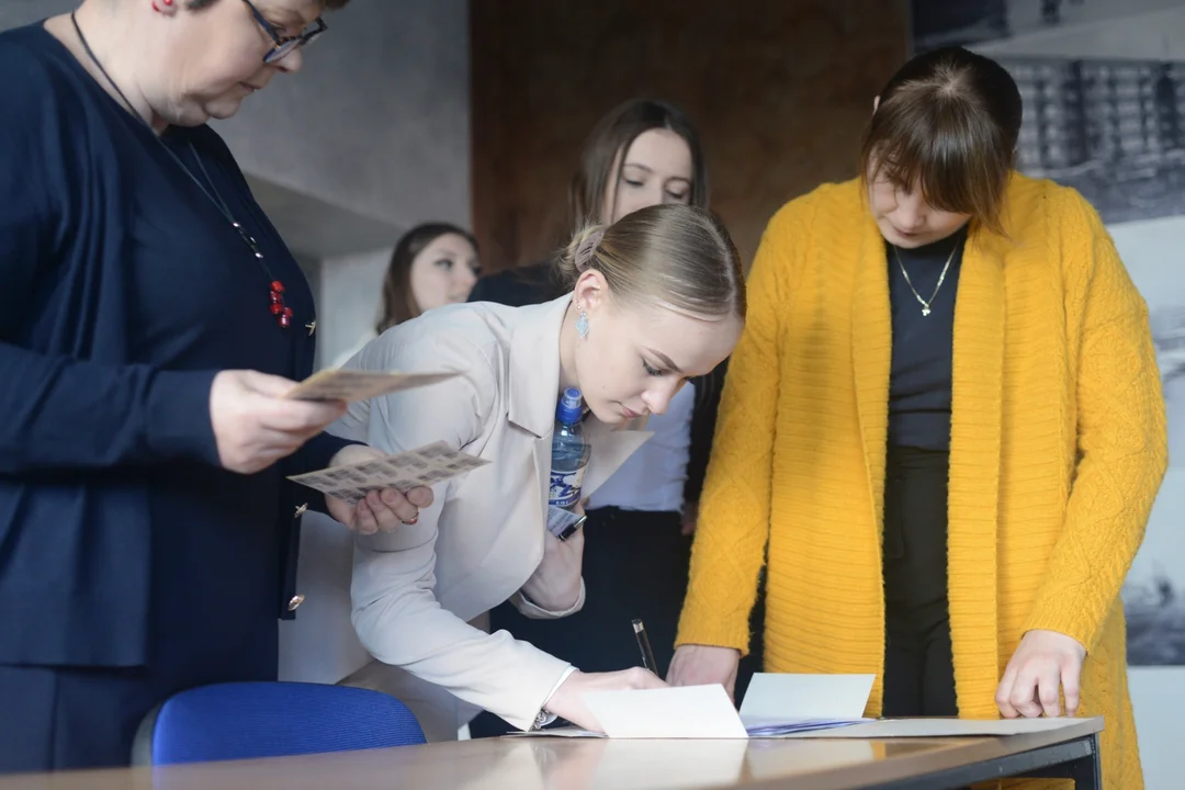 Matura z języka polskiego w Zespole Szkół numer 3 im. gen. Władysława Sikorskiego w Tarnobrzegu