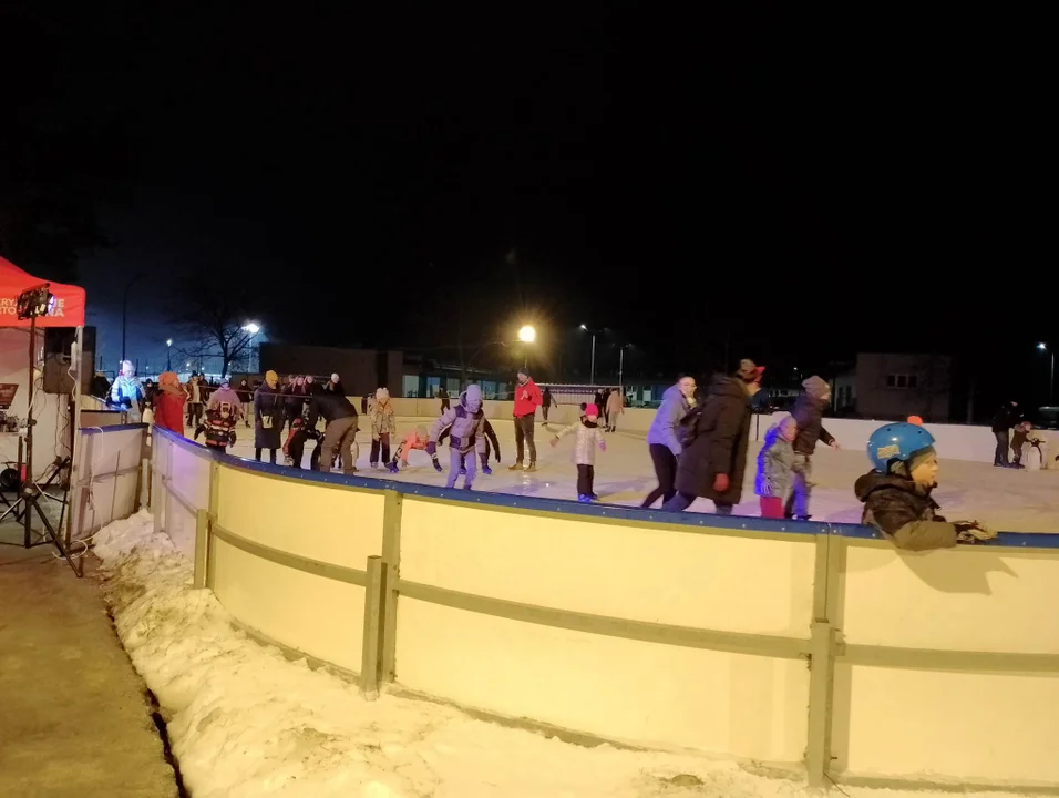 „Muzyczna ślizgawka" - kolejna impreza na lodowisku w Mielcu [ZDJĘCIA, VIDEO] - Zdjęcie główne