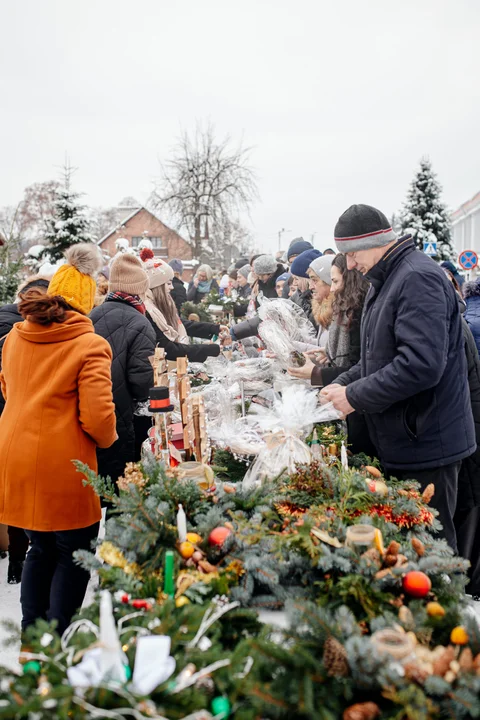 Kiermasz świąteczny dla Amelii i Klary w Spiach