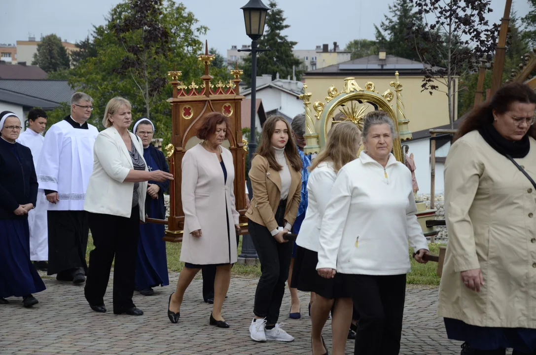 Niedzielne uroczystości odpustowe w kolbuszowskiej kolegiacie [ZDJĘCIA] - Zdjęcie główne