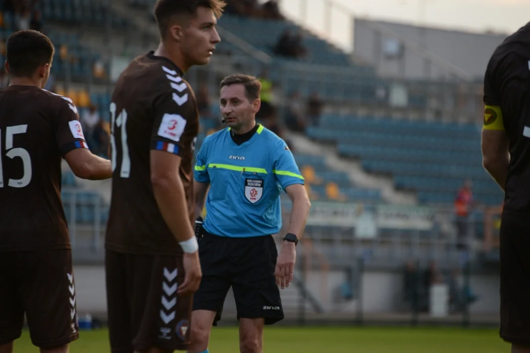 Trzecia liga, grupa 4: Siarka Tarnobrzeg - Garbarnia Kraków 0:0