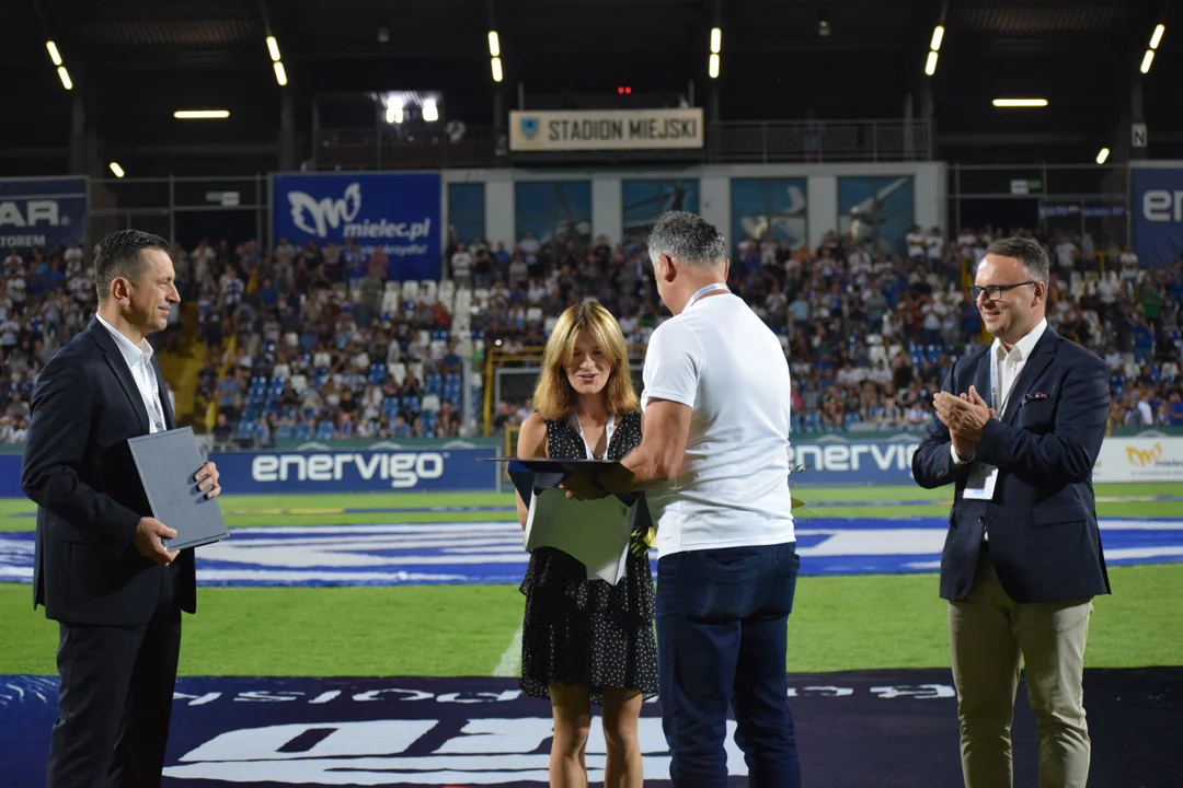 Kasia Zdziebło nagrodzona na stadionie