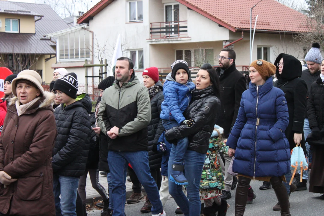 Orszak Trzech Króli w Rzeszowie. Kolęda pokoju z Zalesia do Katedry Rzeszowskiej