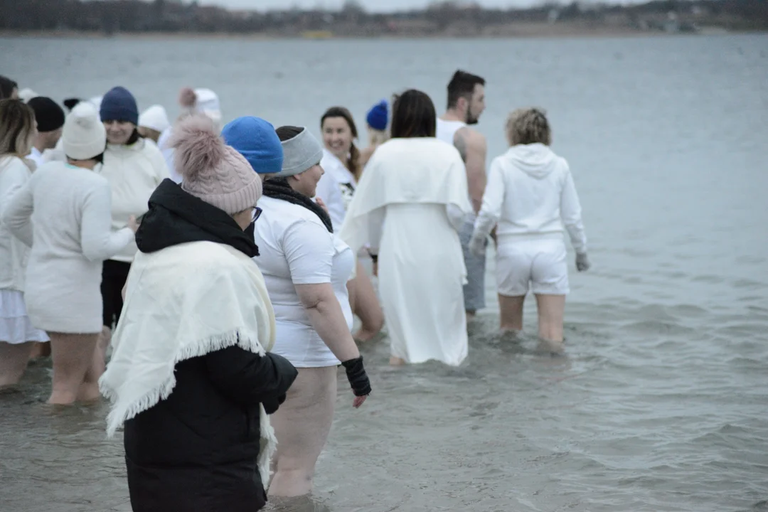 "Jezioro Aniołów" w lutym. Zobaczcie zdjęcia z plaży Jeziora Tarnobrzeskiego