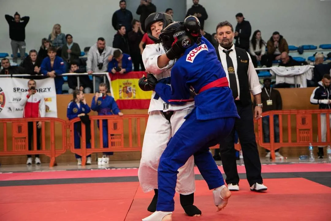 Wiktoria Miąso i Sławomir Zięba z medalami Mistrzostw Świata  Combat Ju Jutsu