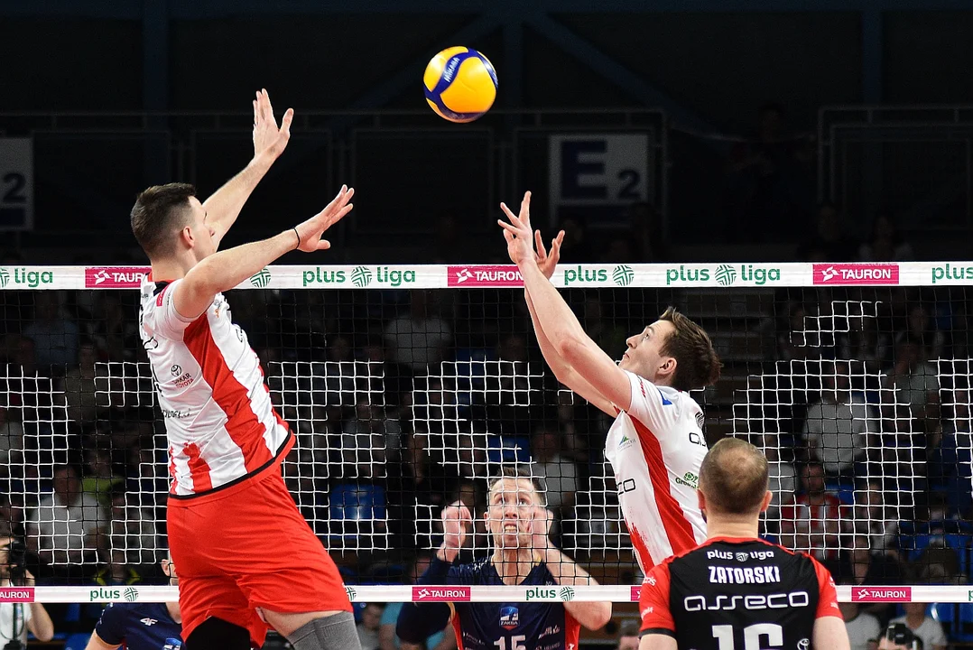 Pierwszy półfinałowy mecz siatkarskiej PlusLigi: Asseco Resovia Rzeszów - Grupa Azoty ZAKSA Kędzierzyn-Koźle (2:3)