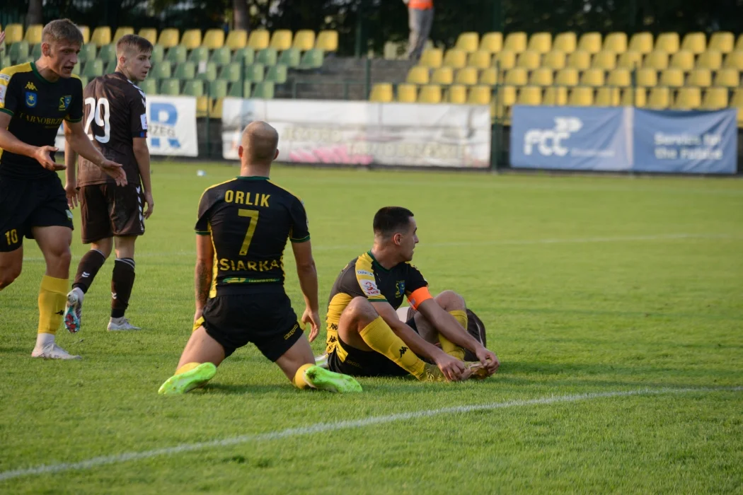 Trzecia liga, grupa 4: Siarka Tarnobrzeg - Garbarnia Kraków 0:0
