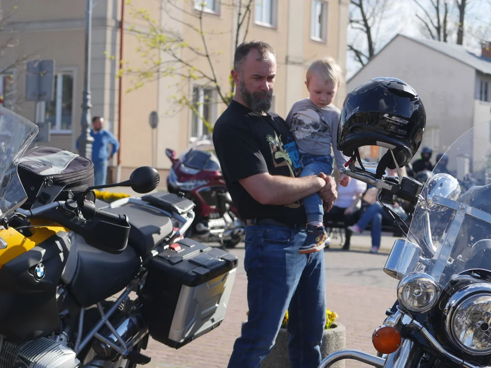 Setki motocykli i ich wielbicieli na rozpoczęciu sezonu w Radomyślu Wielkim [ZDJĘCIA] - Zdjęcie główne