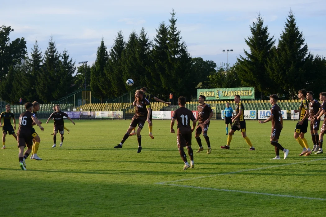 Trzecia liga, grupa 4: Siarka Tarnobrzeg - Garbarnia Kraków 0:0