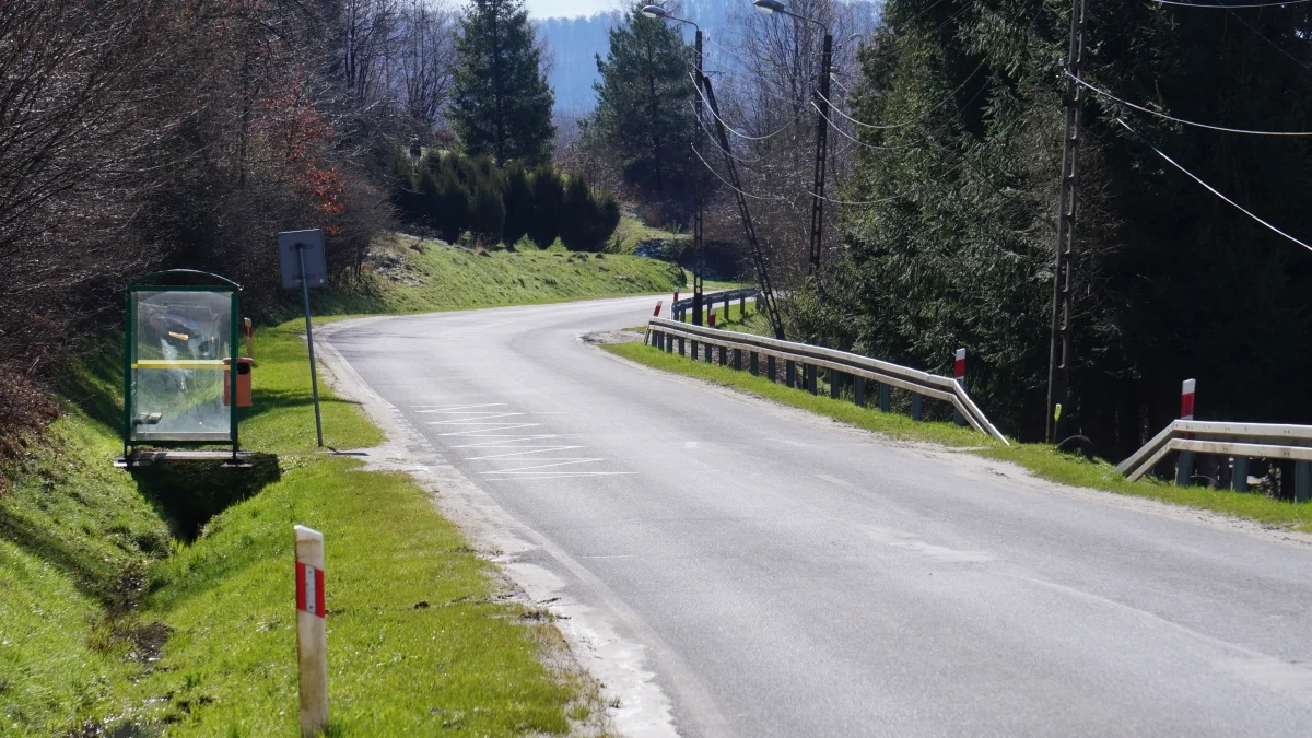 Podpisanie umowy na modernizację drogi Uherce Mineralne - Orelec