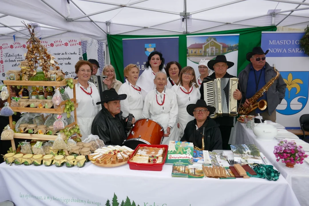 Koło Gospodyń Wiejskich z Nowej Wsi na festiwalu w Warszawie. Panie reprezentowały gminę Kolbuszowa - Zdjęcie główne