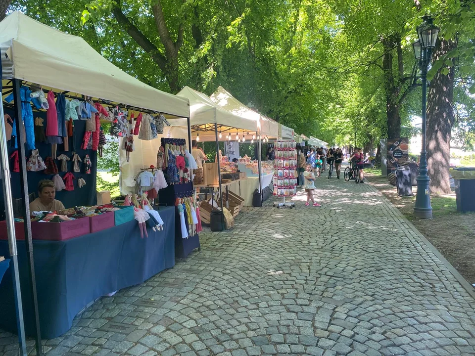 Jarmark Karpacki rozpoczęty! Regionalne przysmaki, rękodzieło i wiele więcej [ZDJĘCIA]