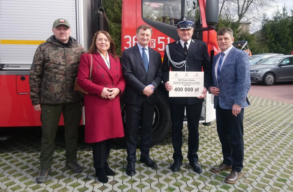 Nowe wozy dla OSP z powiatu sanockiego
