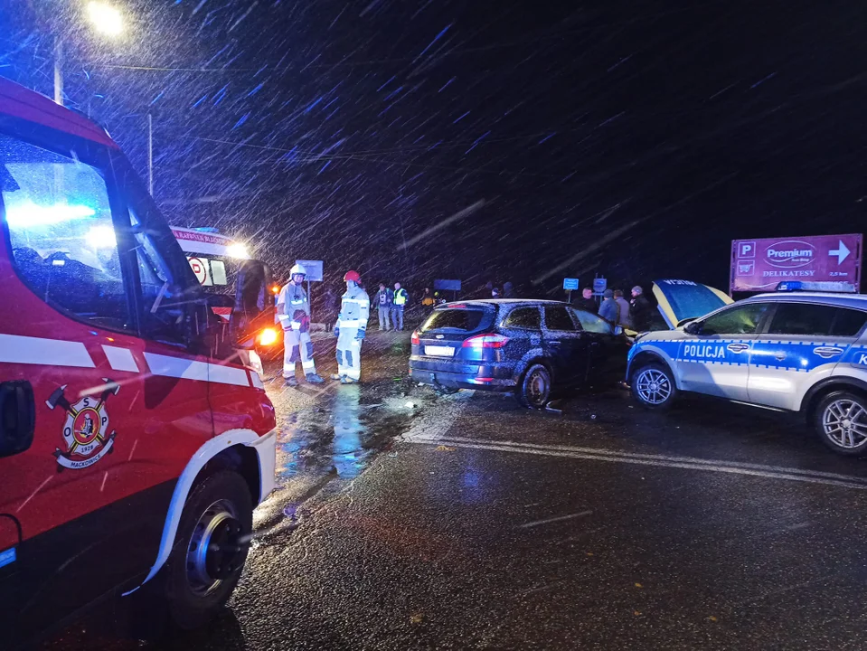 Kosienice. Zderzenie trzech samochodów osobowych, w tym policyjnego radiowozu. Siła uderzenia była ogromna - poinformowała rzecznik przemyskiej policji [ZDJĘCIA] - Zdjęcie główne