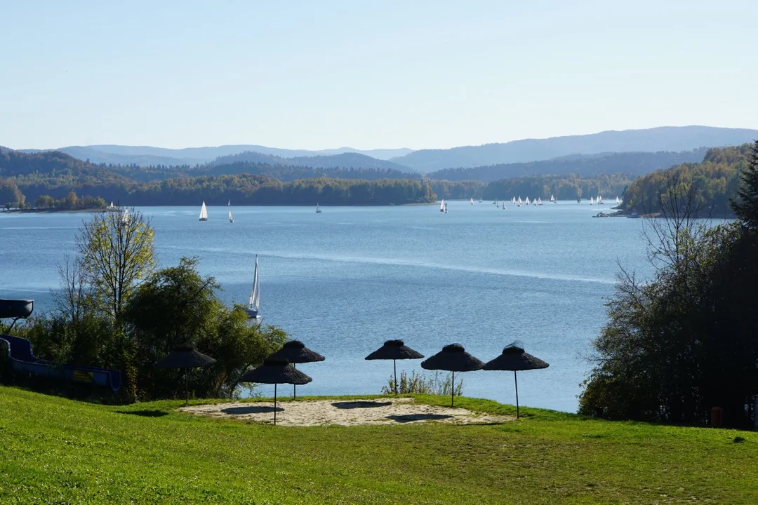 Jesienny spokój nad Jeziorem Solińskim