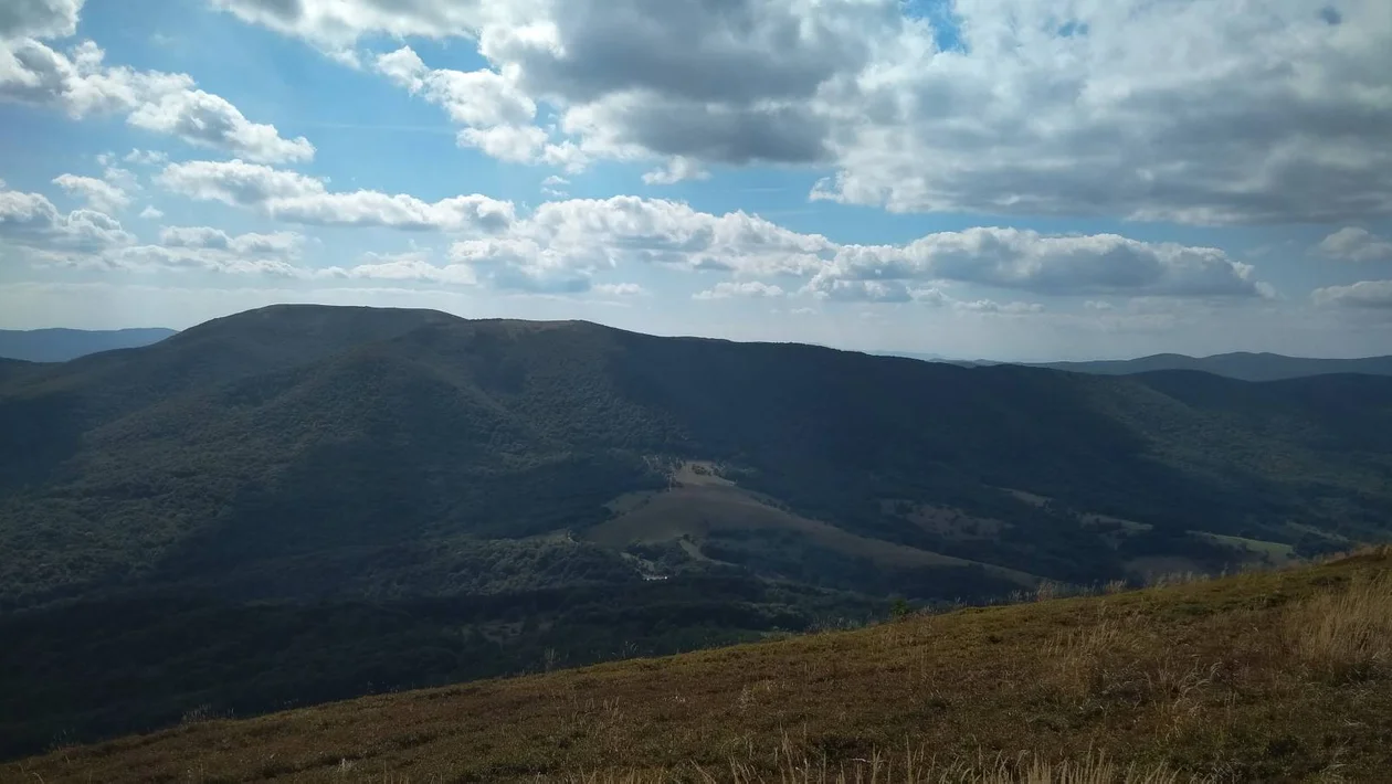 Szlak na Połoninę Caryńską z Przełęczy Wyżniańskiej