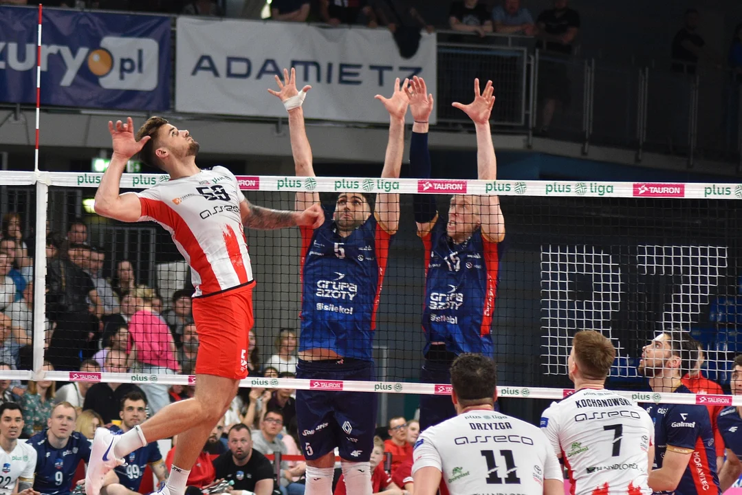 Drugi półfinałowy mecz siatkarskiej PlusLigi: Asseco Resovia Rzeszów - Grupa Azoty ZAKSA Kędzierzyn-Koźle (1:3)